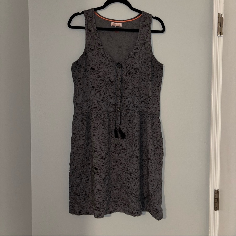 Clementina Gray Micro-Polka Dot Sleeveless Button-Up Tassel Top Tunic